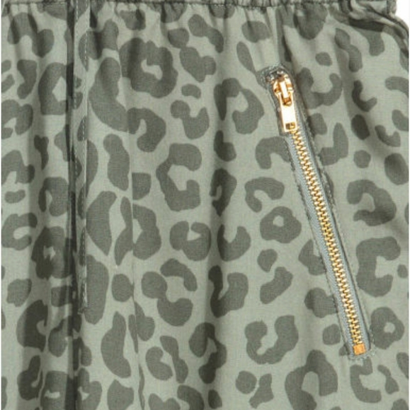 H&M Girls Animal Print Pull on Jogger - Picture 2 of 2